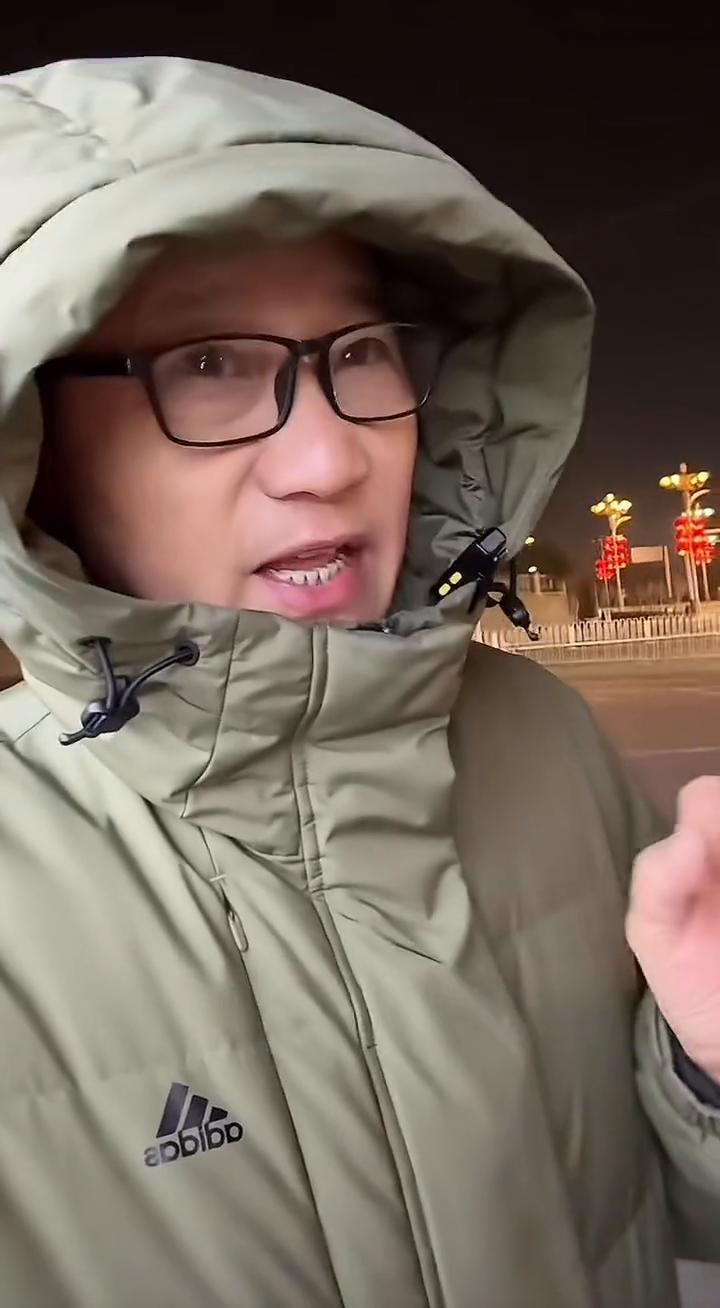 1970年的狗，今年56岁。我们向天再借30年，谁也不许先走，也不许掉队，我们一