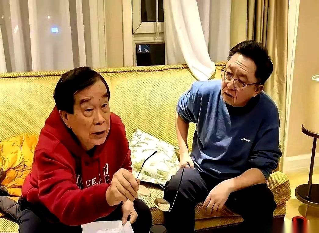 这年头，师徒俩不在网上互撕，已经算给圈子积德了。结果你猜怎么着？于谦，提前一