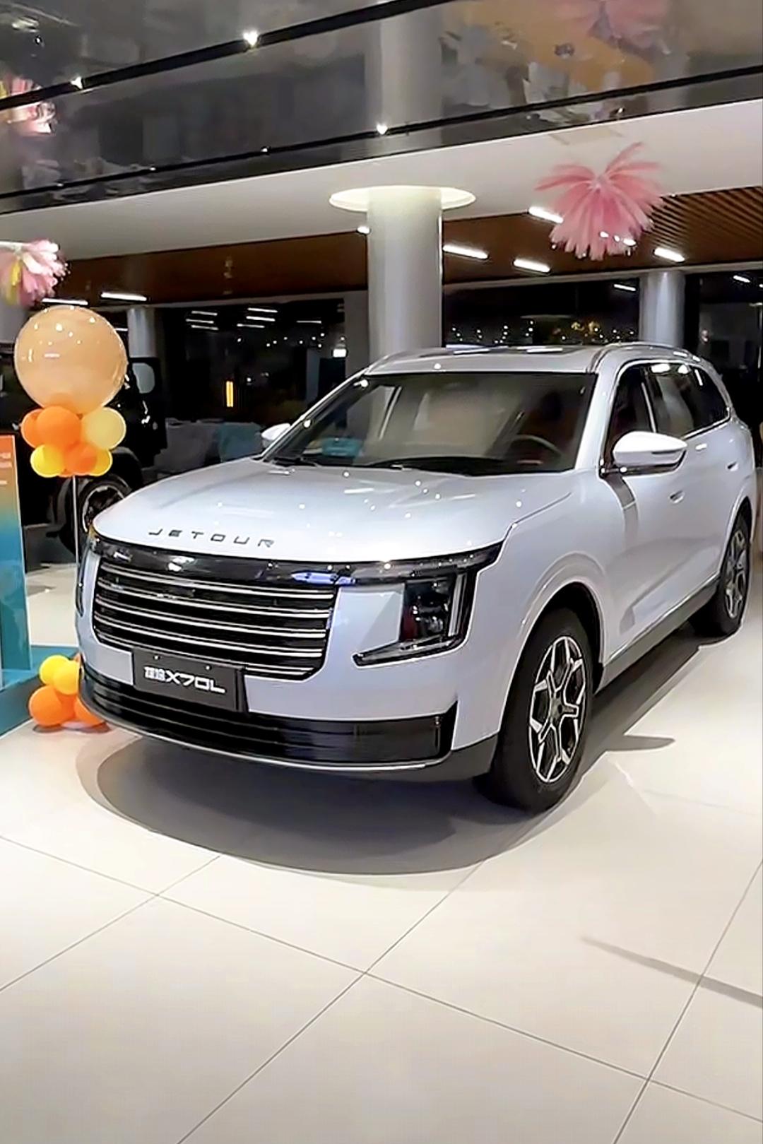 如果预算卡在10万左右，想买个空间大一点的SUV，推荐看看捷途X70L，这款车整