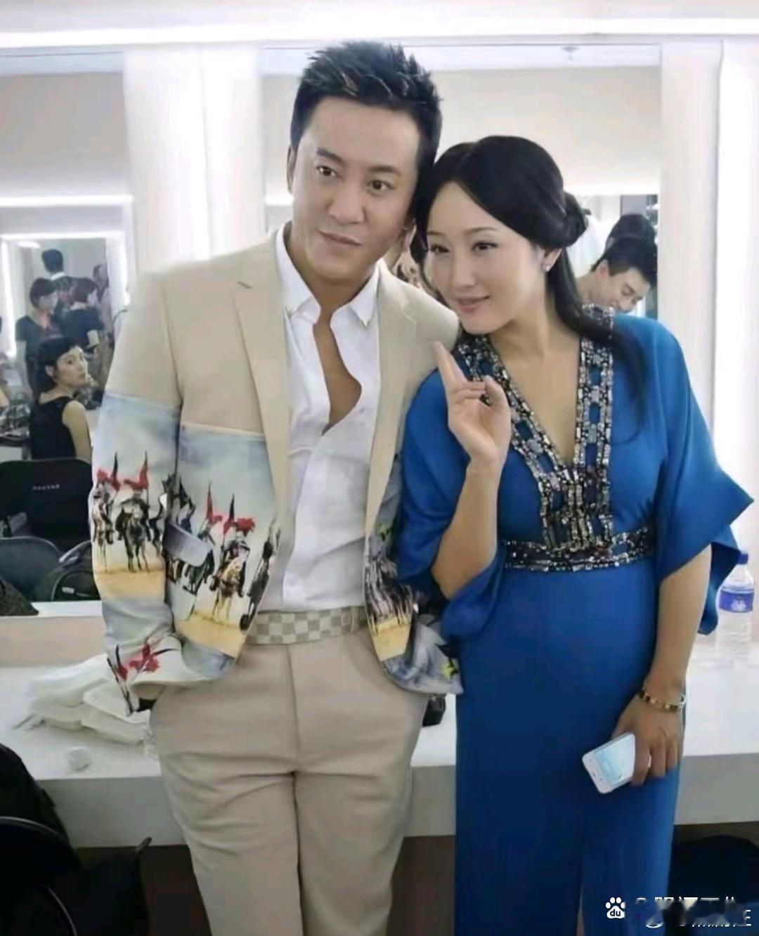 毛宁和杨钰莹，多年后又合照了。