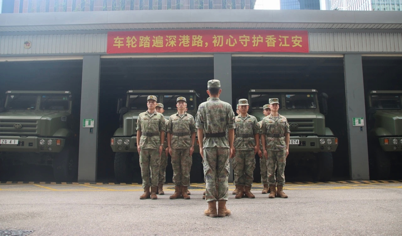 驻香港部队陆军汽车连，图1；除了装甲，步兵，炮兵，特战等作战分队，实际上ZG下辖