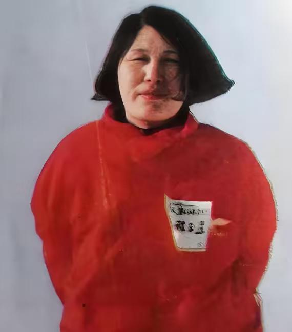 这案子不玄乎，就是一对街坊熟人干的。他们八四年结婚，铁饭碗，一个烧锅炉，一个管