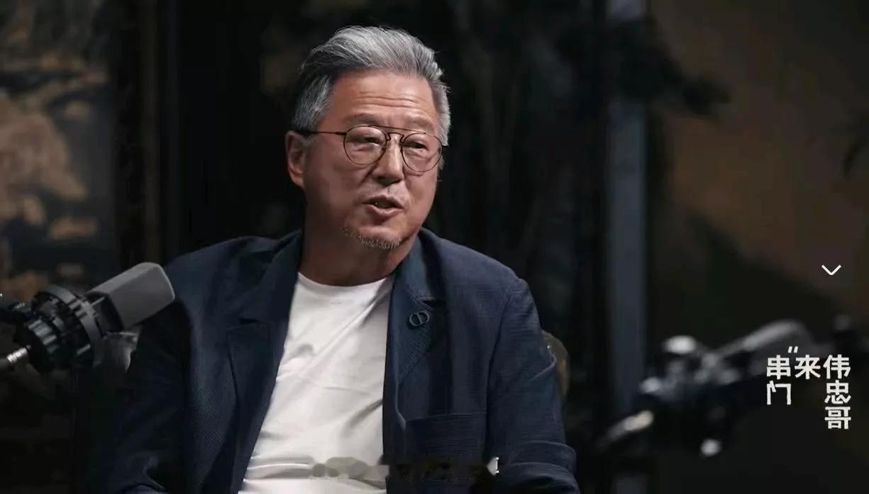 很多人只记得郭德纲调侃于谦，却不知道他也有自己的“三大爱好”。在视频播客里中