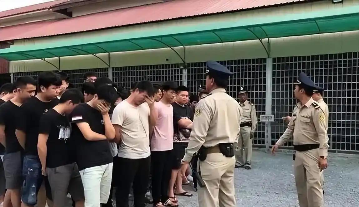 最近电诈团伙正在疯狂“大搬家”。中国驻印尼使馆刚发了提醒，越来越多原本盘踞在柬