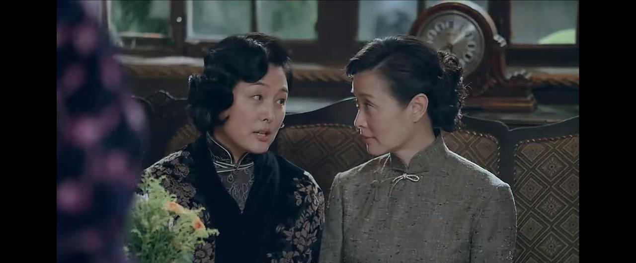 沉默的荣耀，张延55岁，吴越53曾黎49，演一群富太太。张延变得太胖了，演个小配