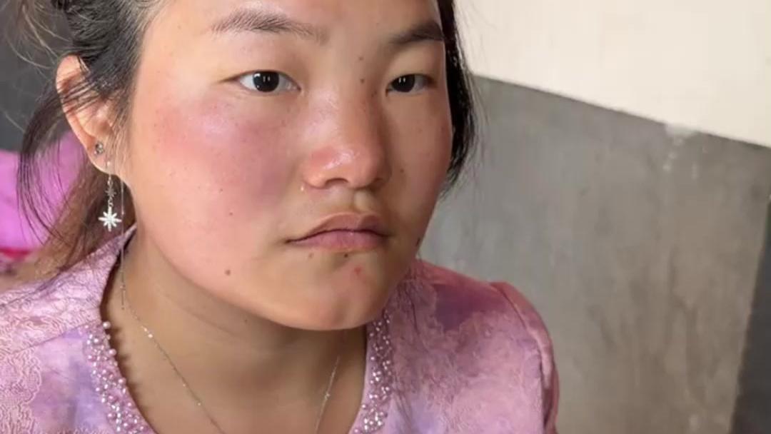 新娘妆前妆后对比，化妆后变得好自信，眼神都不一样了，“天知道我说了多少句好好看”