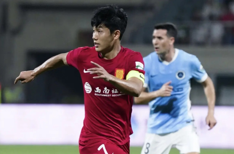 向余望的上限可能会高到无法想象中甲联赛中向余望是得分王，共打进18个球。球队