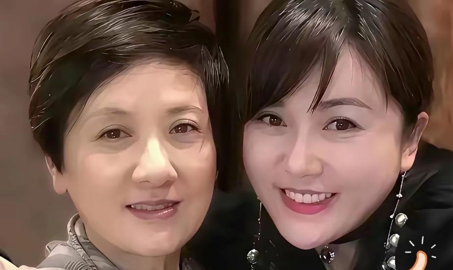 张国立夫妇的养女张可碹长大啦，眉眼跟张国立简直一个模子刻出来的！邓婕疼她跟亲闺女