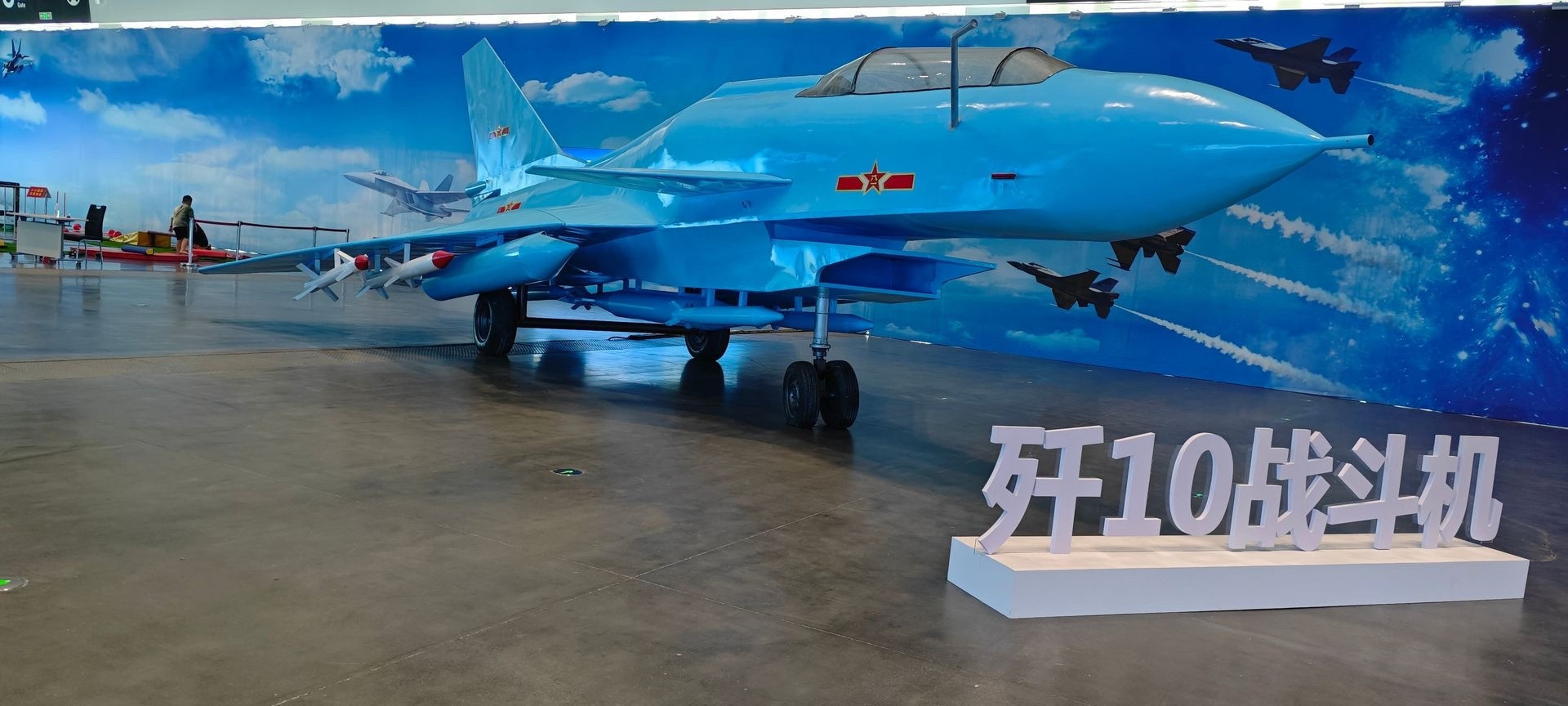 哎呀我滴妈，这都是些啥啊，辣眼睛…​​​
