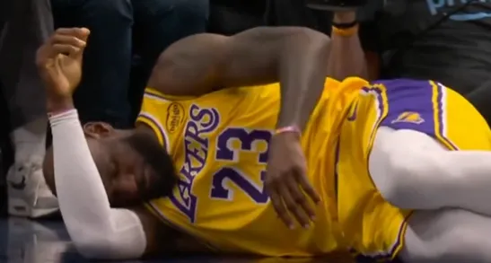 根据美媒ClutchPoints的报道，詹姆斯因左肘挫伤将缺席背靠背对阵步行者的