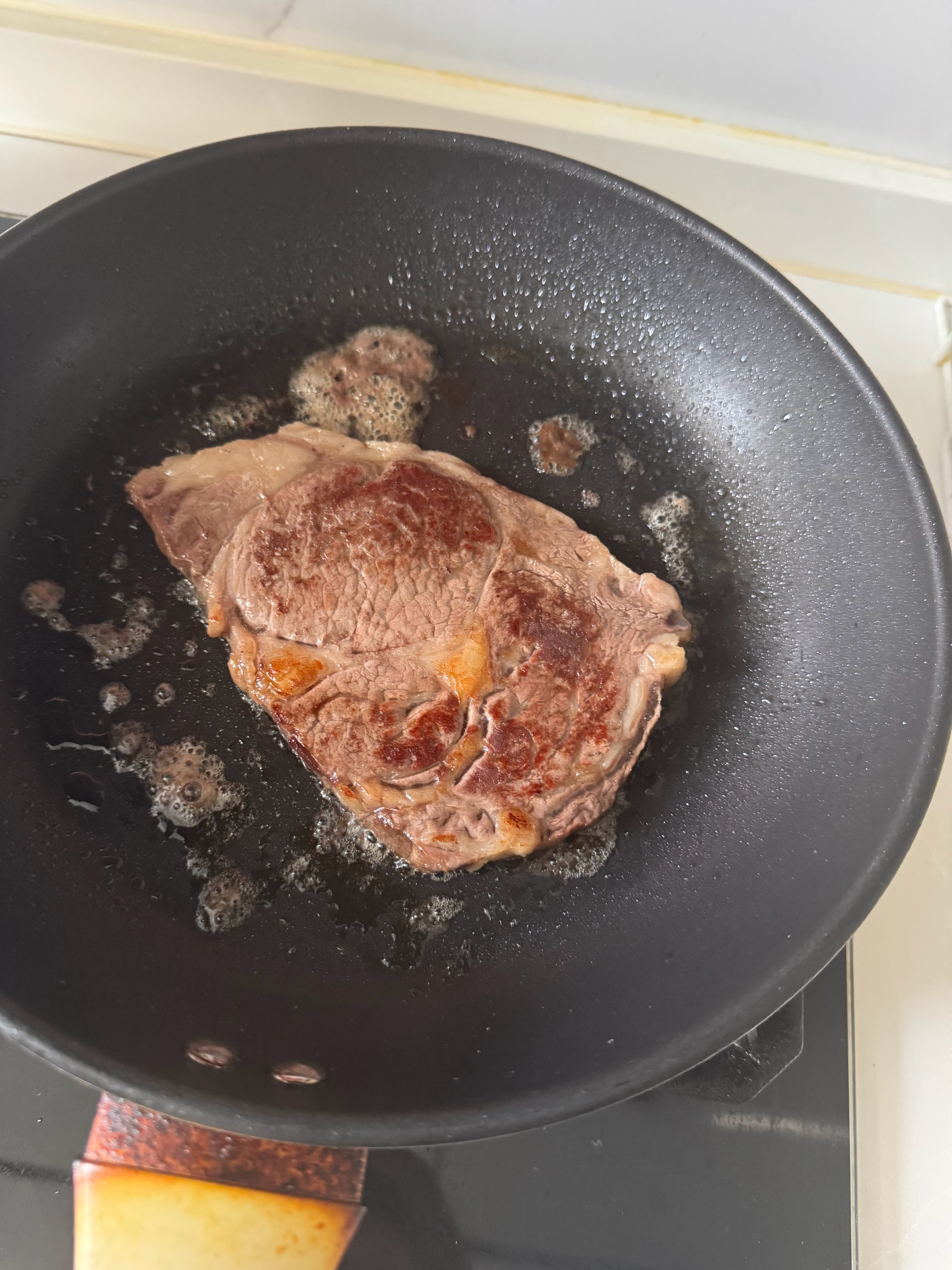 又是补觉补到中午的一天。做个肉吃吧。​​​