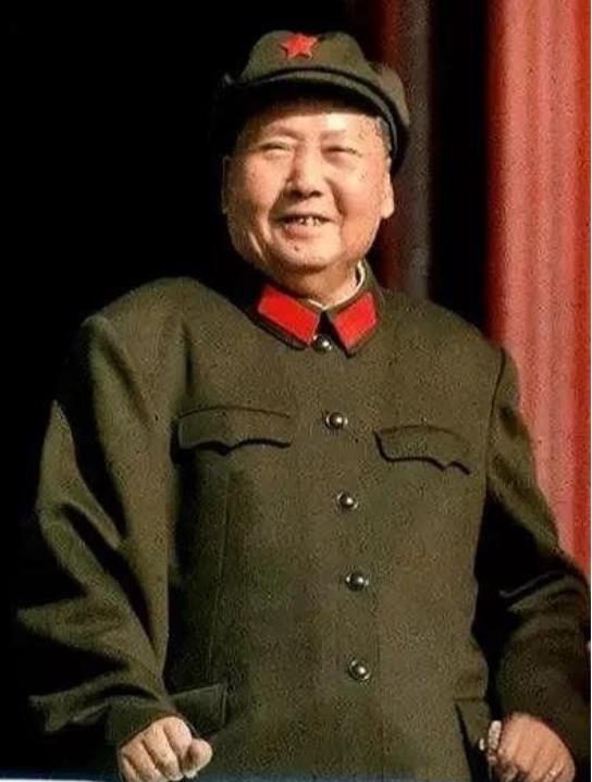 毛主席是伟大战略家。粟裕也被称为战略家，过了吗？国家认定的军事家有36位，包