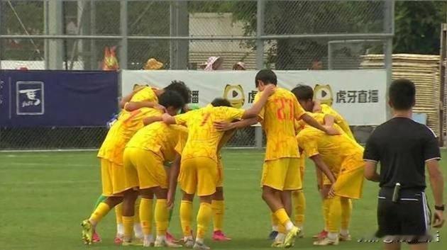 国青队赢得理直气壮北京时间8月4日晚，上海明日之星杯，中国U17队战胜毕尔巴鄂