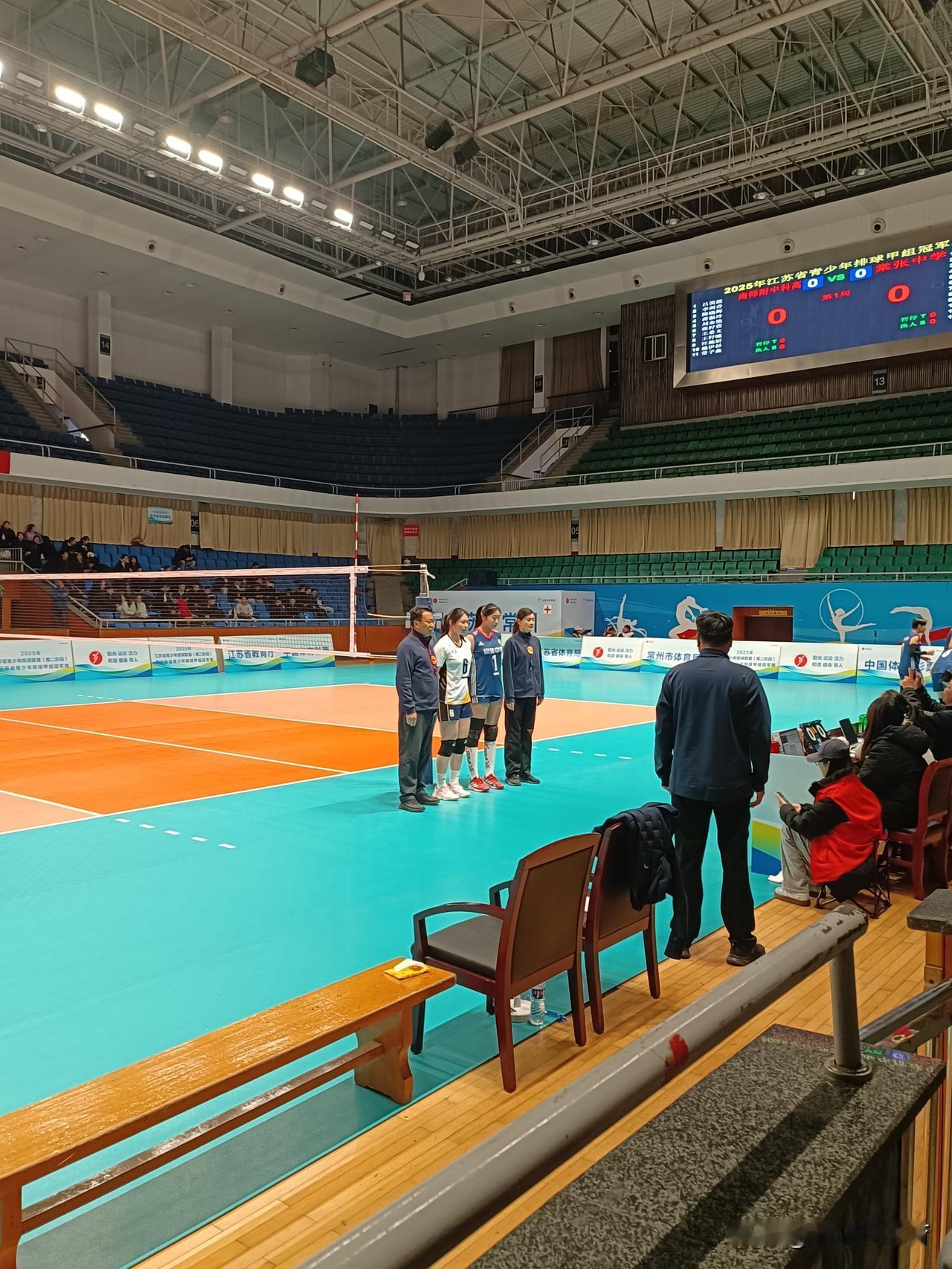 “全勤战士”张籽萱率南京女排夺取江苏青少年排球甲组冠军。刚结束的比赛中，中国女排