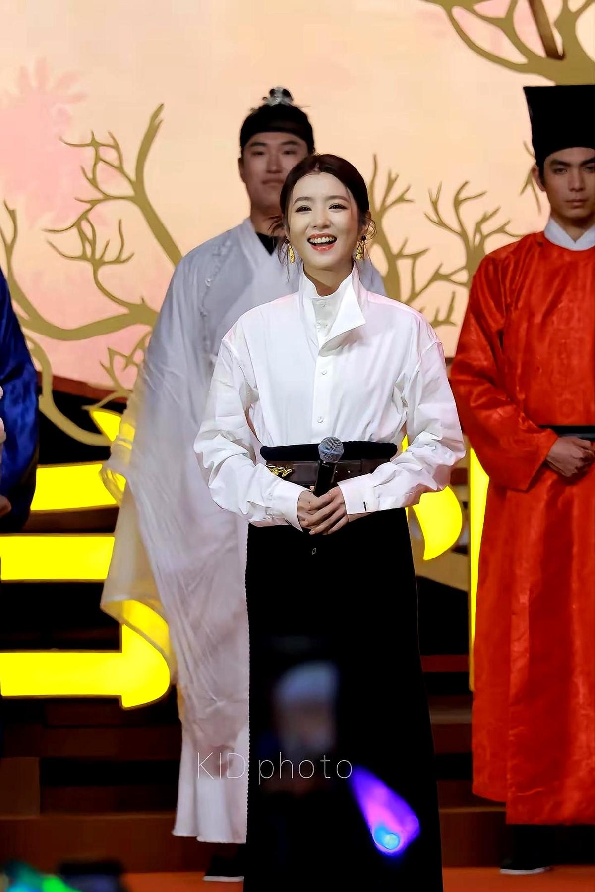 谁敢发无任何修图的生图？李云霄就敢。马年正月初五，刚跑完央视和浙江卫视春晚，