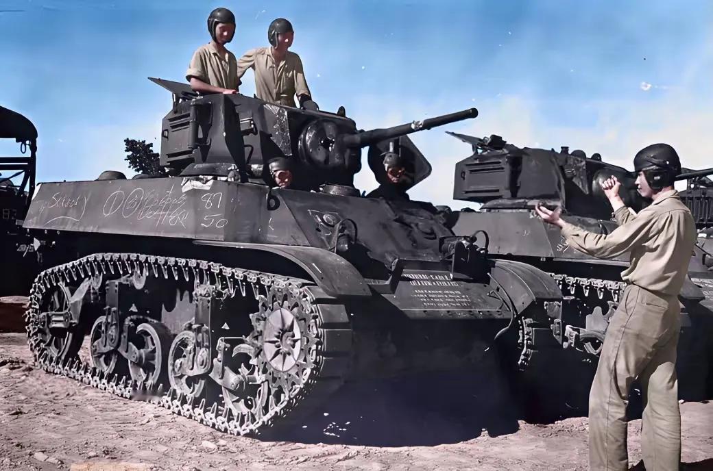 抗战期间，中国军队少有的装甲车，当时装甲坦克非常少，而且这些进口的坦克车还配备给