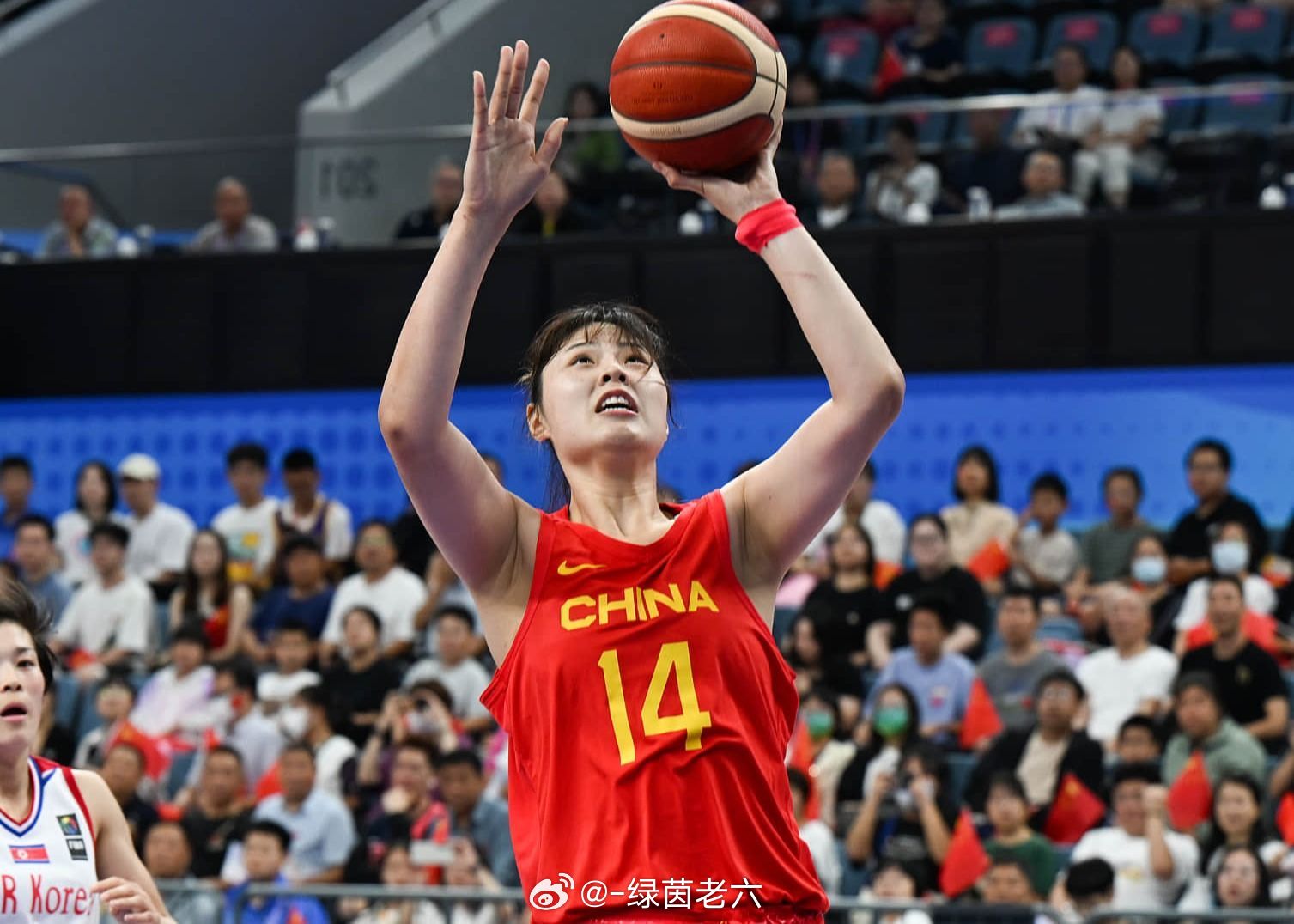 8月18日讯 今日，国内篮球记者宋翔更新了关于中国女篮的最新动态，其中...