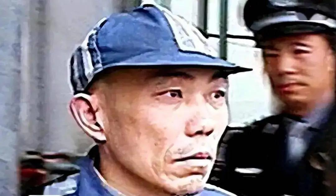 一男子在监狱服刑了13年，还剩15天就刑满释放，就在这时，检察官却突然告诉他：“