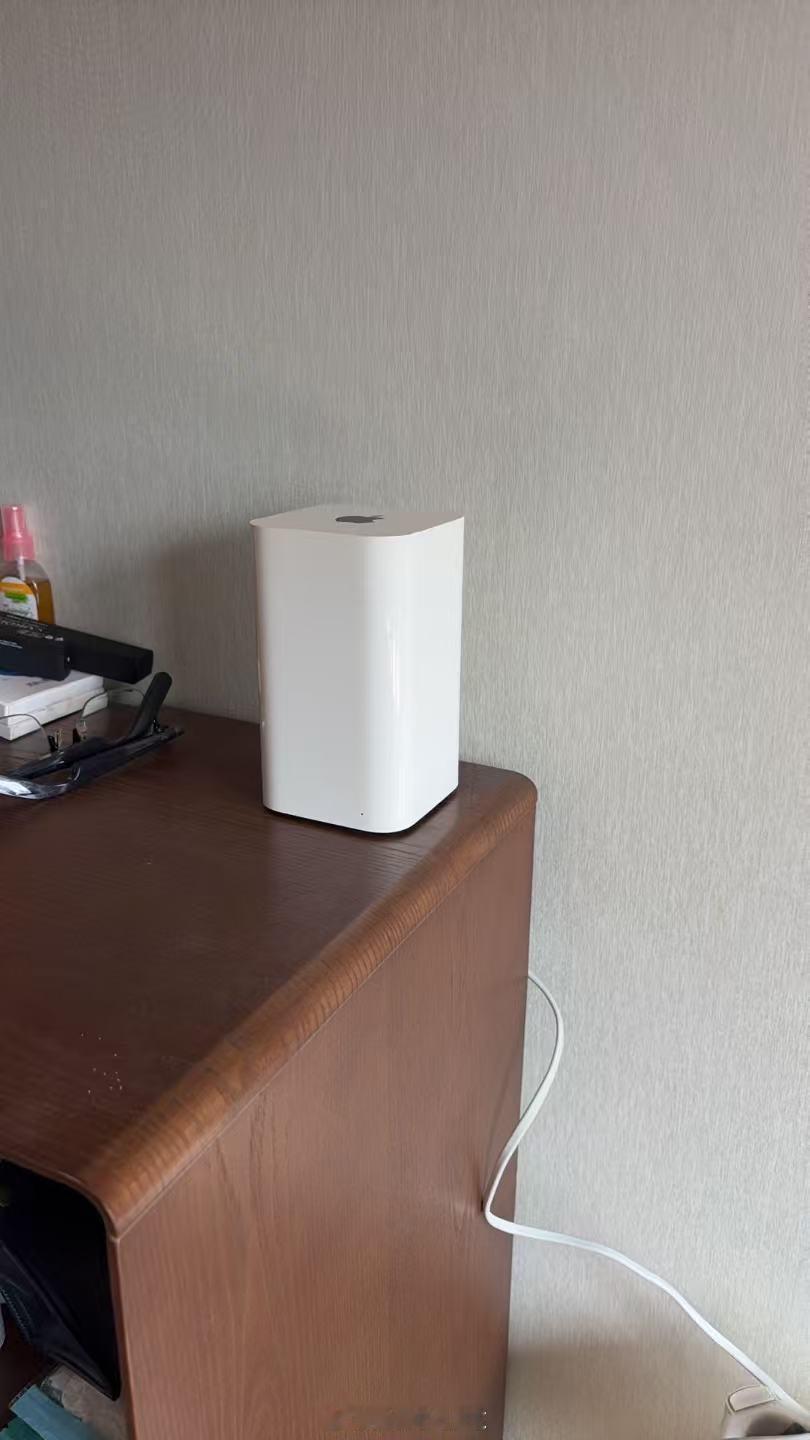 翻出了个Apple的时间胶囊，没想到居然还能用，那会闲鱼买的388带2T硬盘，值