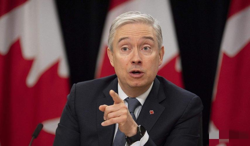 加拿大的内斗真是让人看笑话，这回总理卡尼估计要头大了。好不容易时隔7年才定下