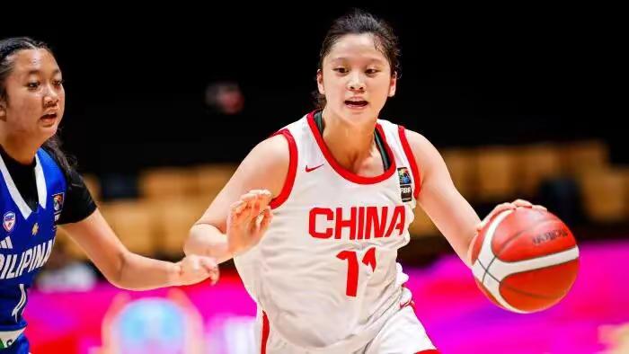 中国U16女篮有三人值得期待第一位，李沅珊，有一手很犀利的三分球，同时还有一