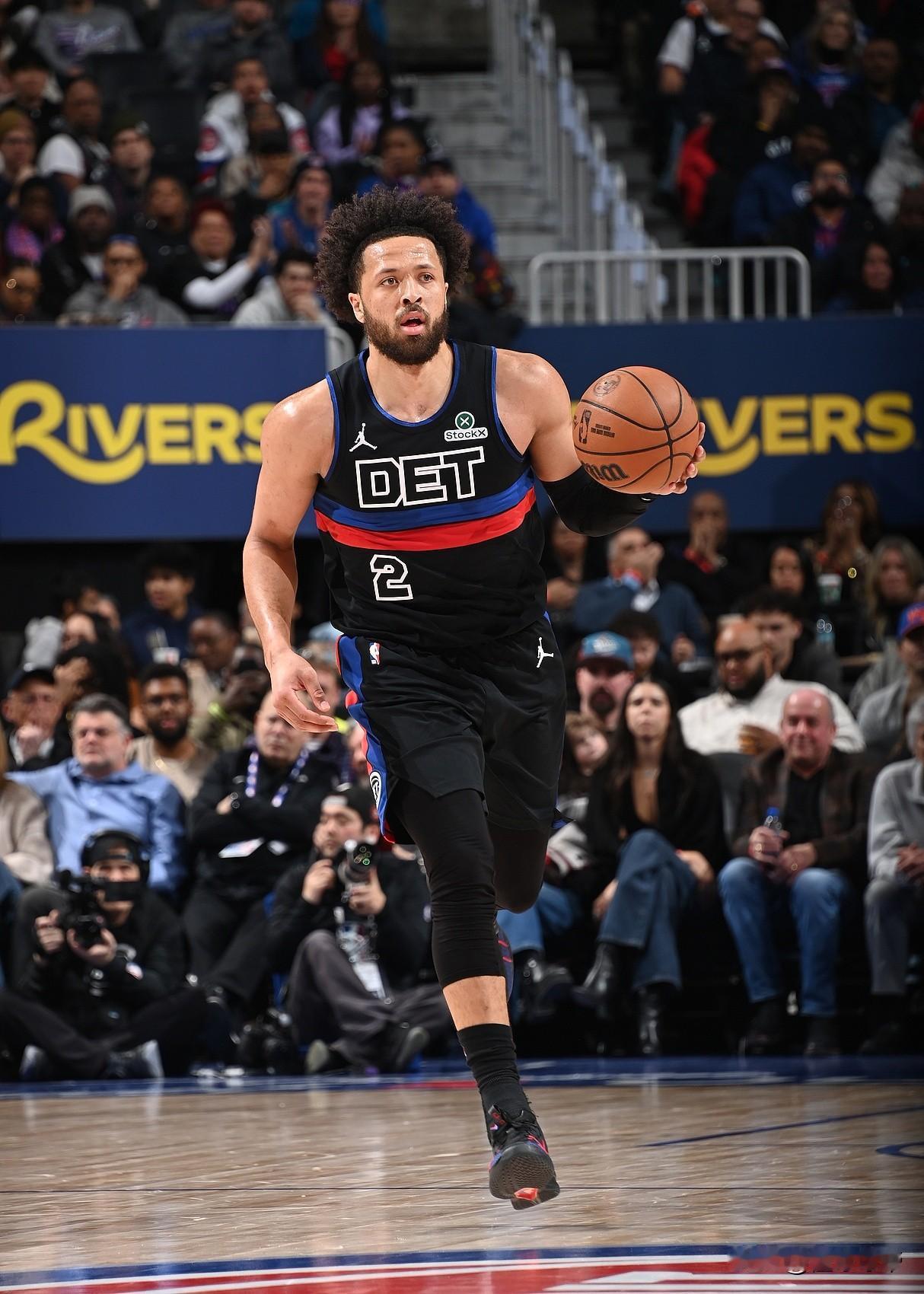 新王崛起，康宁汉姆要拿MVP了!本赛季NBA常规赛开始前，MVP热门球星属于