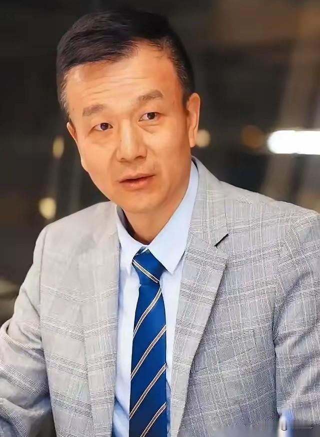 “解放军来了我第一个投降，因为我是中国人嘛。”讲真的，第一次听到于北辰这句话，