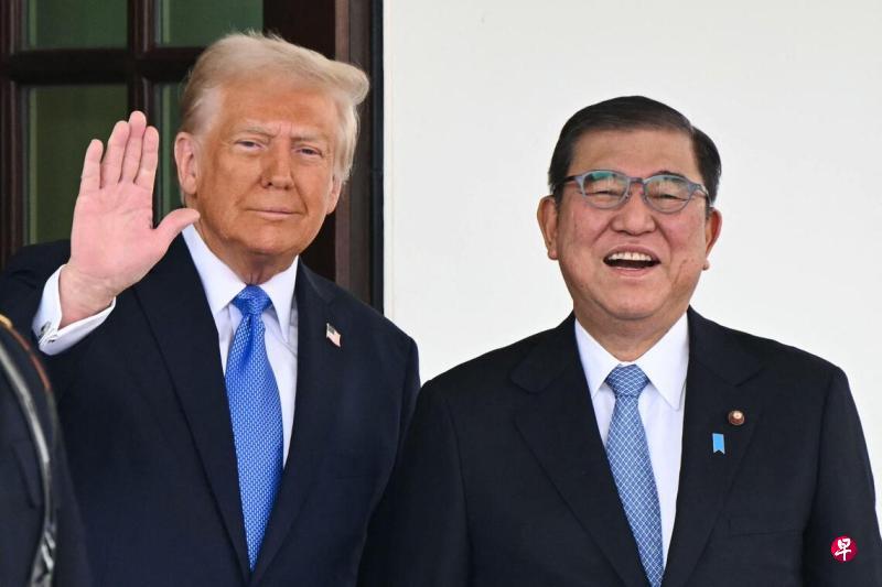 日本强烈要求特朗普赴韩国参加APEC之前先到东京访问。众所周知的是，特朗普之
