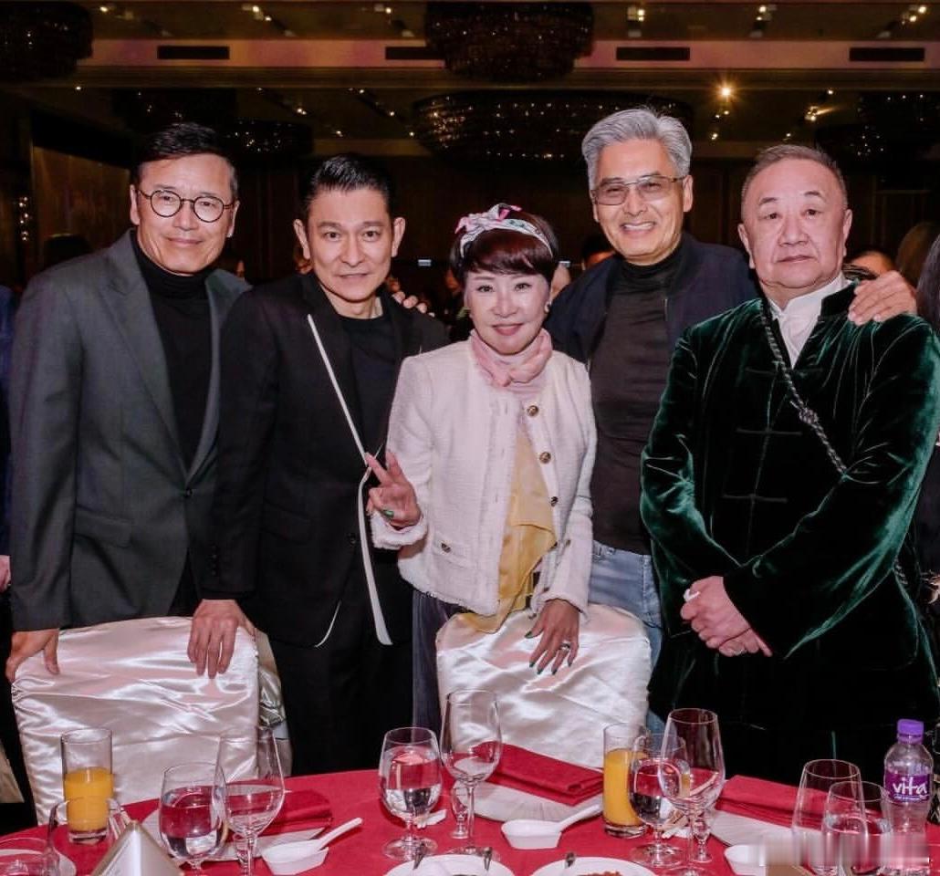 嘿嘿，2026年又等到周润发和刘德华的合影咯！苗侨伟刘德华拉姑周润发张国