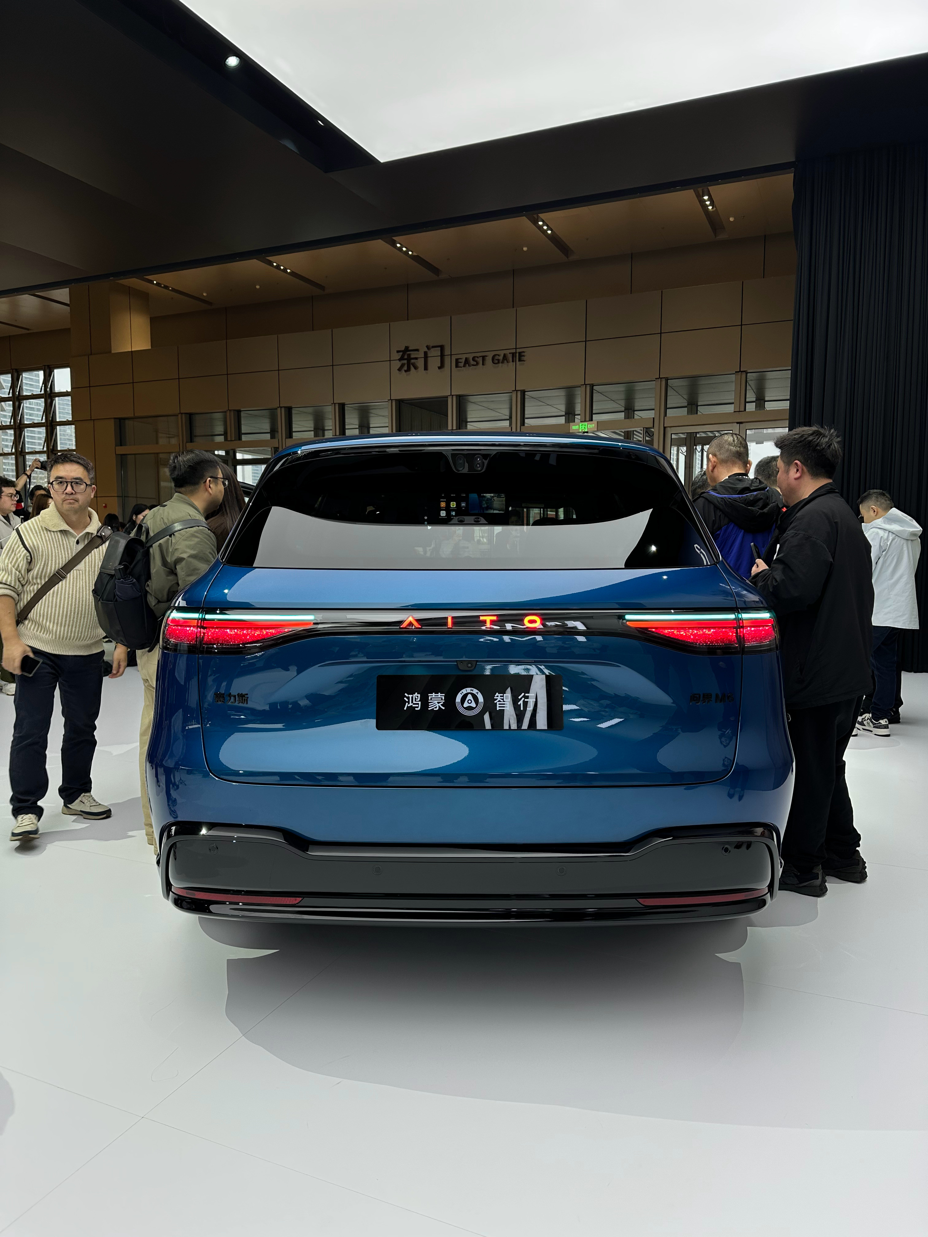 中了问界M6这个脉冲蓝的毒🔵在我心中的地位已经和比斯开蓝并肩了你们觉得好看吗？