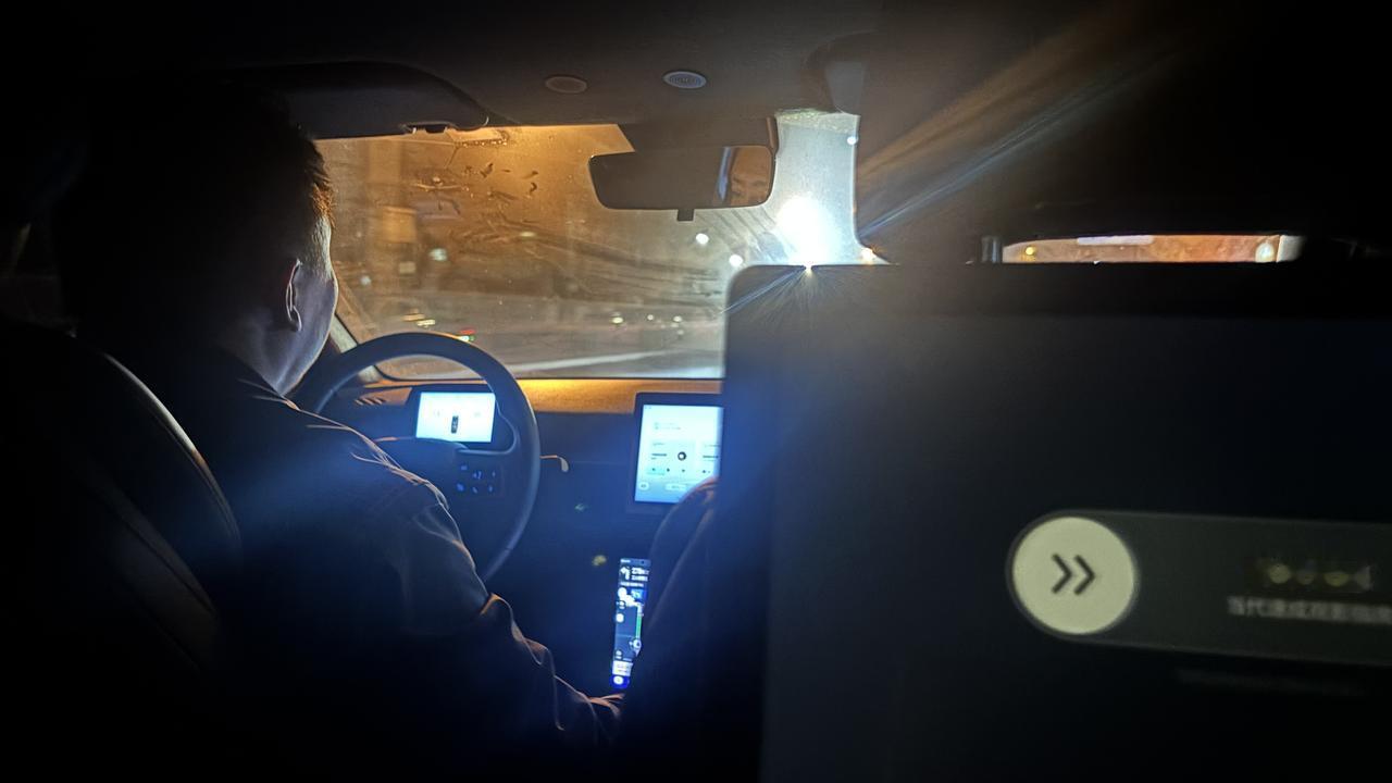 打了辆比亚迪e7，厂家官宣续航520公里，现在只能开300多，每天下午补电一次，