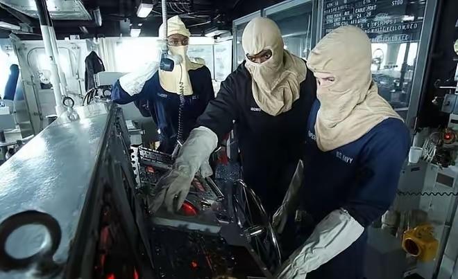 有谁知道，为什么正义使命-2025演习中，我海军指战员都戴上了头套？这头套起什么