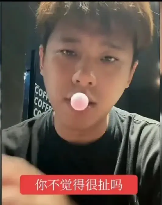 内鬼竟是老梅自己！葛斯齐爆料讯息是老梅自己提供的。小葛被老梅连续发文激怒，他说