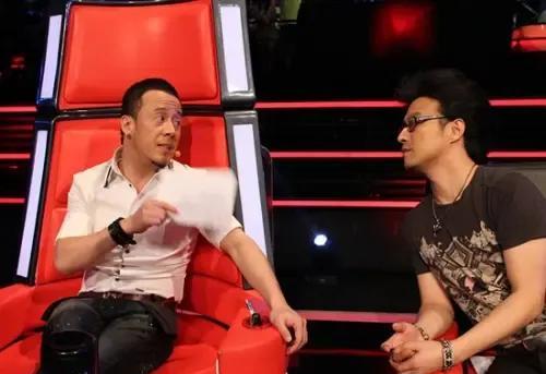 杨坤是真的想明白了，自己也52岁的年纪了，没必要结婚，就算现在结婚老婆生下孩子得
