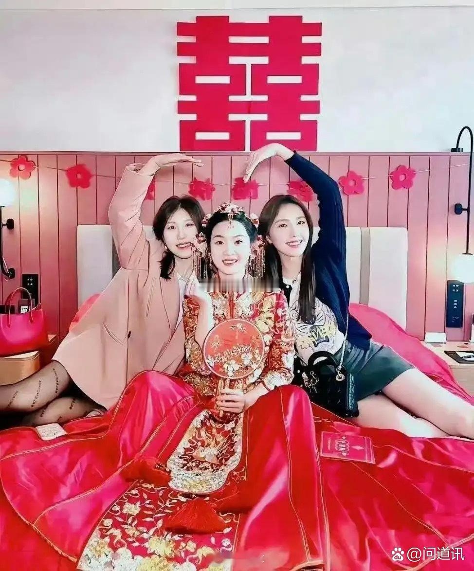 黑色服伴娘有点喧宾夺主了吧​​​