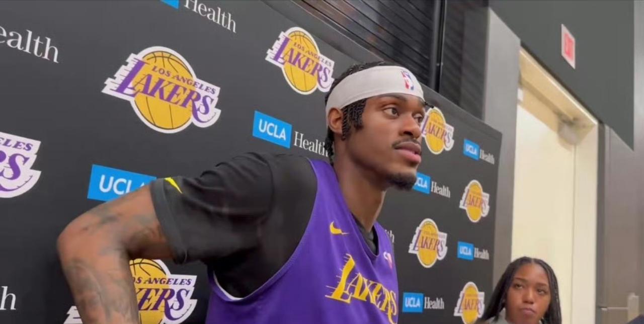 范德比尔特在接受采访时，谈到了即将41岁的詹姆斯。“过去三、四年，我亲眼见证着