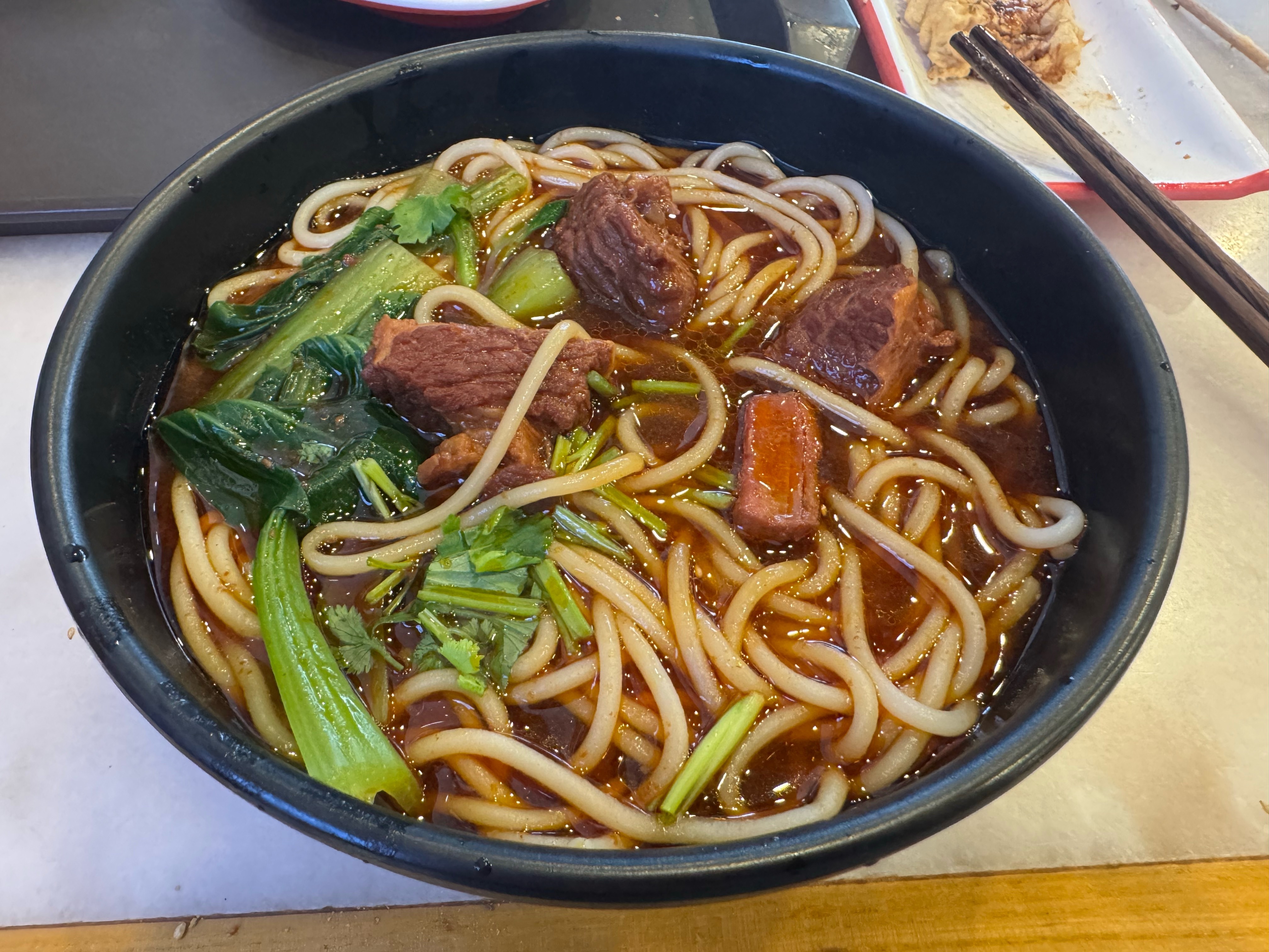 北京这个甜甜的牛肉面好吃，下次还来。