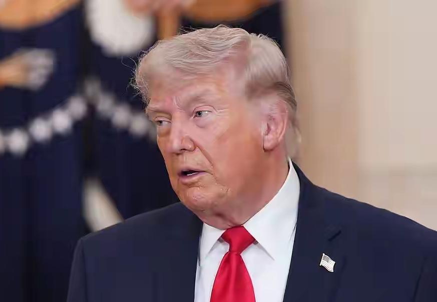 特朗普宣布，第二名失踪的美军飞行员获救了！4月5日凌晨，特朗普在社交媒体上发