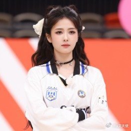 2026年5月13日，针对欢娱影视旗下艺人白鹿在综艺节目《奔跑吧》中引发的舆论争