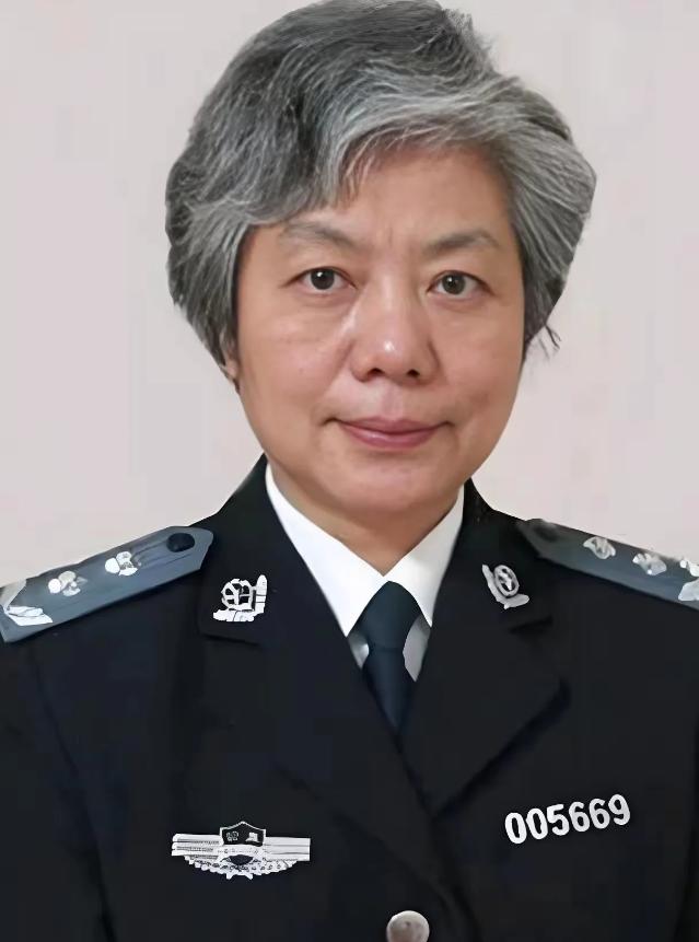 2024年，中国人民公安大学李玫瑾教授建议：凡是扶了老人被要求天价赔偿的，在老人