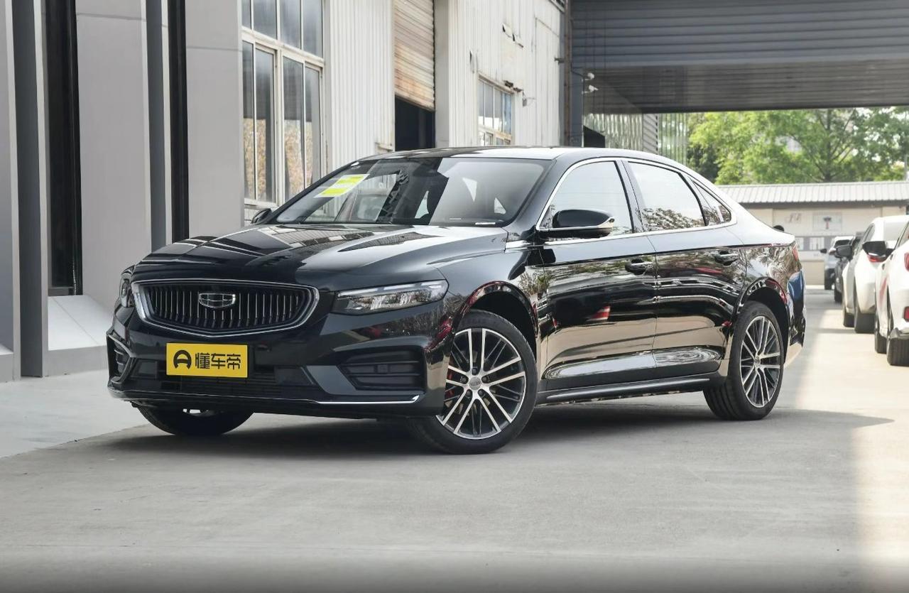 作为国产家轿里的“卷王”，吉利星瑞靠着沃尔沃同源的2.0T发动机、越级空间和扎实