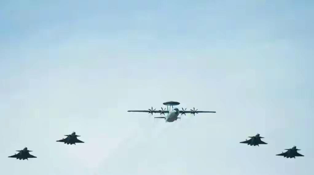 郑丽文被围攻！侯友宜、卢秀燕倒向绿营，江启臣直接附和赖清德关于郑丽文被围攻、侯