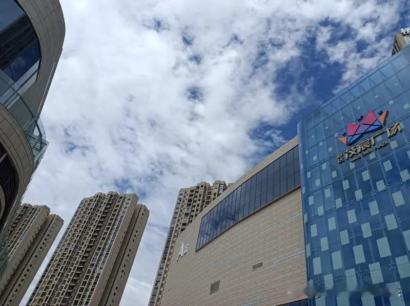 银川楼市2026年小阳春热度不会太高的。现在银川楼市是涨也难，降也没那么大幅度