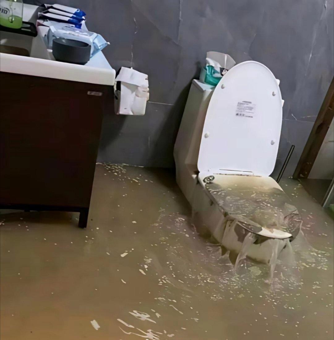 房子买了二楼的，最近回南天，真是受大罪了！​​​