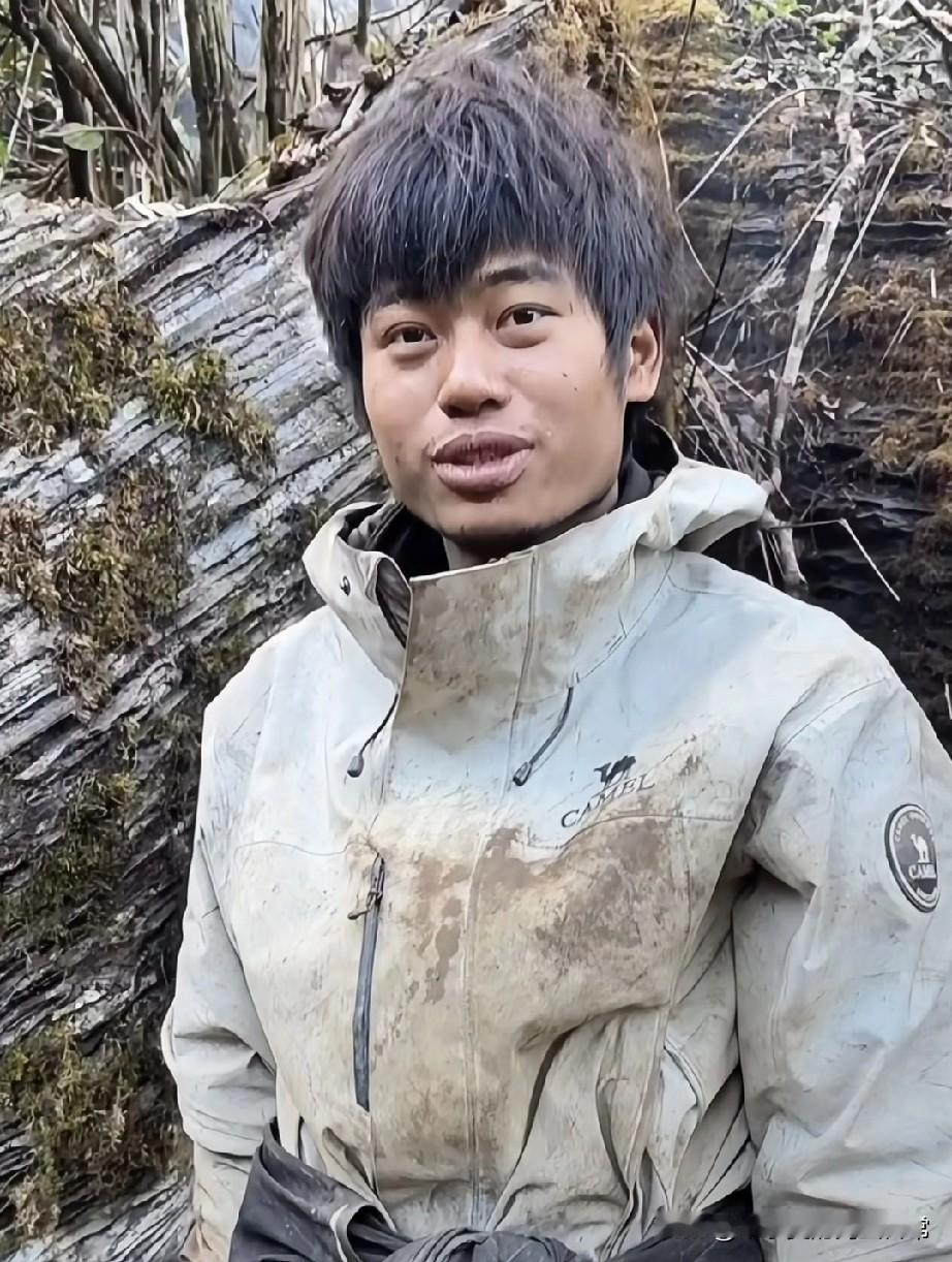 荒野求生林北要退赛了！裤子破洞了！这荒野生存的狠人！衣服脏得看不出原色，裤