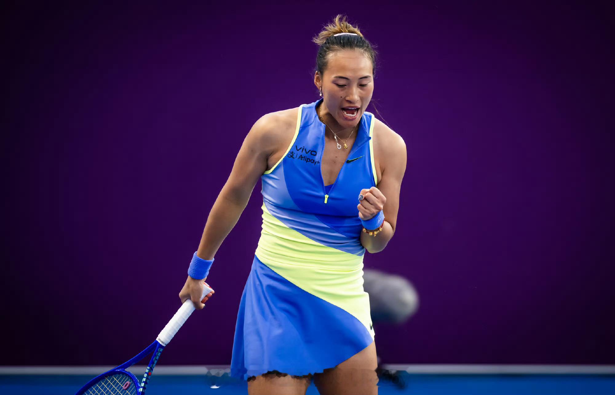 郑钦文赛后采访🎤👸🏻主持人:这场比赛你发出了20记Ace，在发球环节觉得自