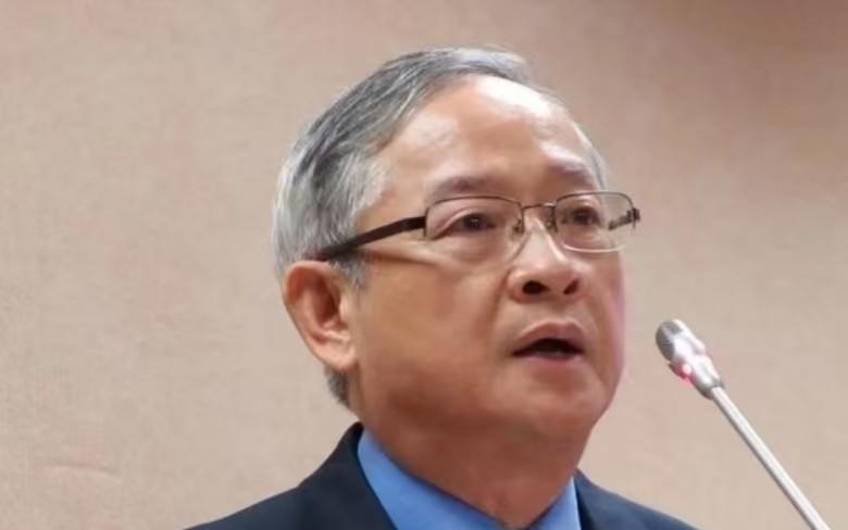 台湾知名人士林郁方：“我实在看不懂大陆造那么多武器装备，造那么多航母干什么，还频