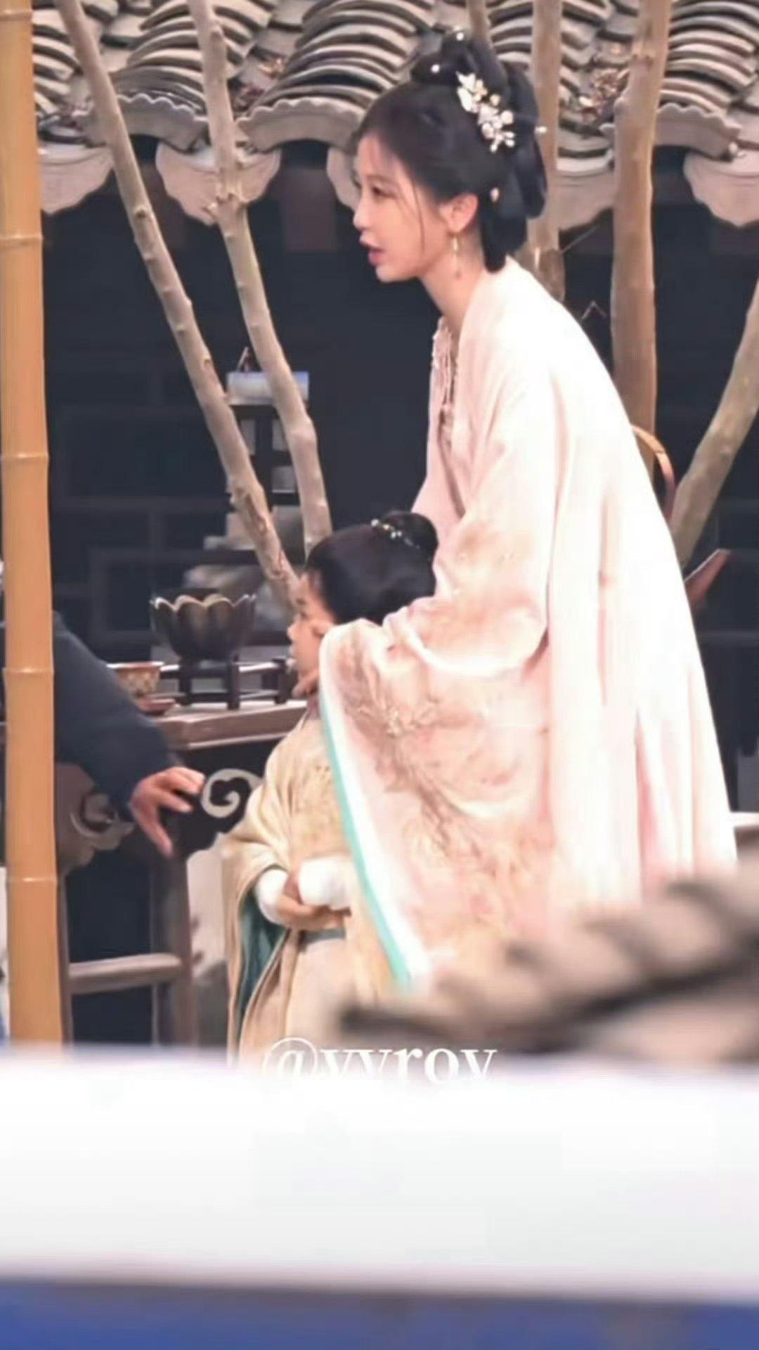 虞书欣云初妈咪变娘亲虞书欣云初娘亲虞书欣云初妈咪变娘亲