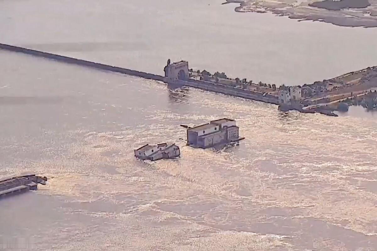 20000士兵面临被全歼，乌军没想到俄军换打法，乌想学习蒋介石搞一次水淹俄军。