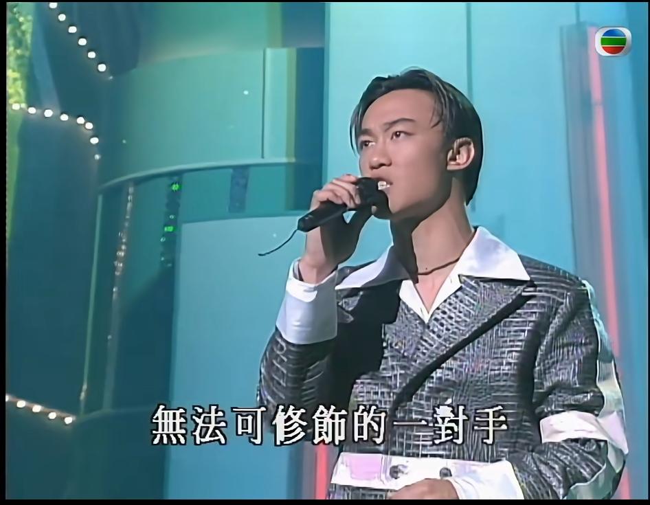 原来三宝曾给陈奕迅歌唱比赛打过分！惊了个呆，三宝与陈奕迅还有这么一层交集。那